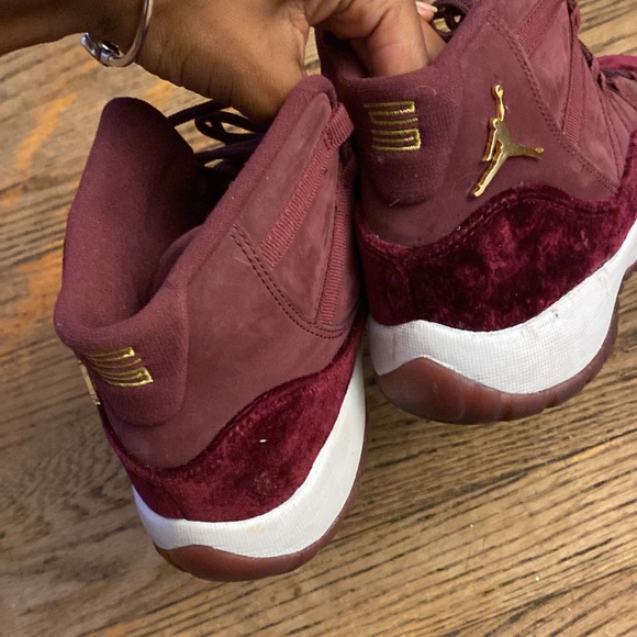 2016 (RARE)
Air Jordan 11 Retro GG Heiress 'Velvet' - Picture 2 of 3